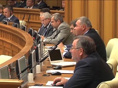 12 зарплат для уволенных депутатов