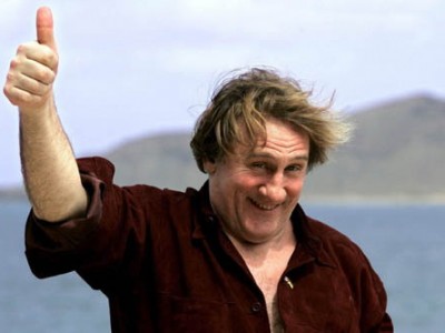 Медведев и Путин зовут Жерара Депардье спрятаться от налогов в России