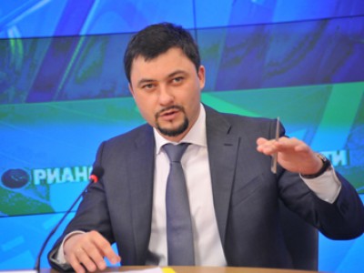 Зарплата соцработников к 2018 году вырастет на 100%