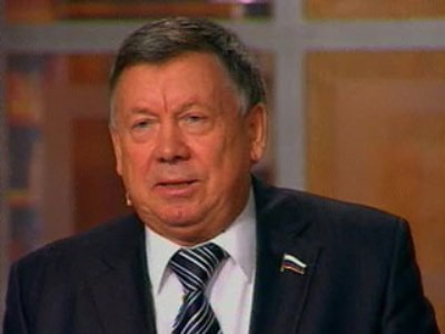 Дума рассмотрит закон, сокращающий январские праздники и продлевающий майские