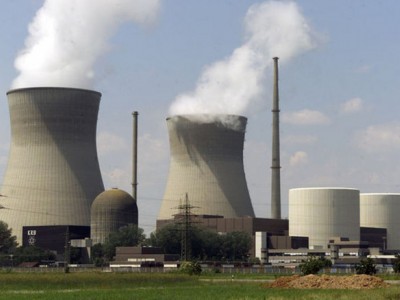 В Германии люди вышли на улицы, требуя запрета атомных электростанций