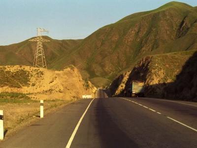 Рабочие «Киргизгаза» перекрыли трассу Бишкек-Ош