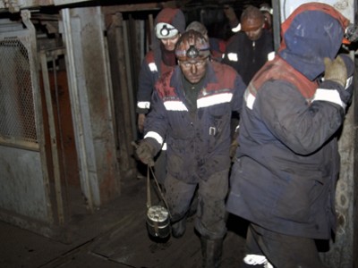Из-под завала на шахте «Северная» спасен горняк
