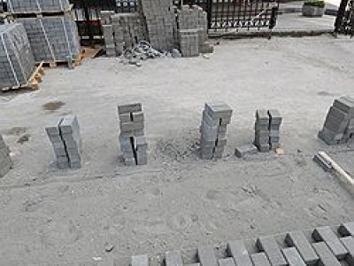 Москвичи протестуют против тротуарной плитки