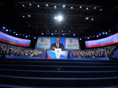 Путин повысит зарплату бюджетникам на 6,5%