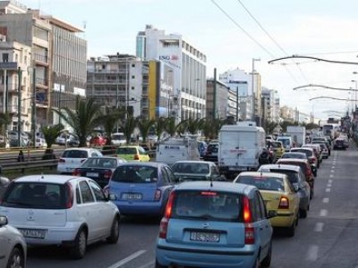 В Афинах вновь бастуют транспортники