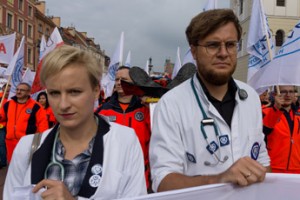 Польские медики угрожают правительству атипичной забастовкой