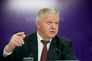 Правительство услышало ФНПР: бюджет ФОМС сохранят