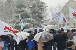 Персонал польской больницы угрожает забастовкой