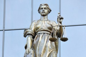 Верховный суд спорит с Конституцией