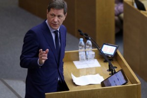 МРОТ предлагают повышать по-разному