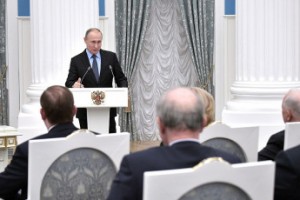 Путин: зарплаты и доходы россиян должны расти