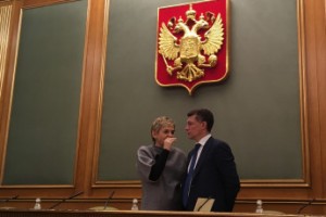 Педагоги и медики уйдут на пенсию на 8 лет позже