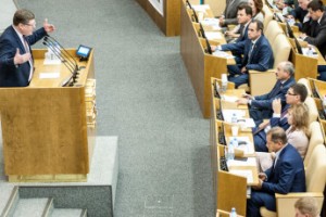 Кто тянул за рукав?