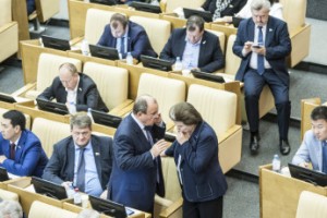 Депутаты Госдумы снизили себе штрафы за прогулы