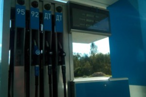 Медведев пригрозил нефтяникам вводом пошлин