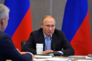Путин призвал не усреднять зарплаты и пенсии