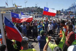 Чили: Забастовки и тень генерала