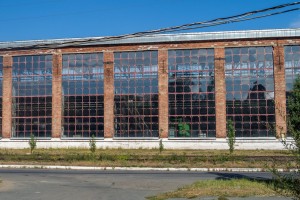 Под обломками цехов