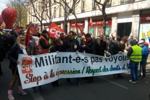 Профсоюзы осудили насилие во время первомайских демонстраций в Париже