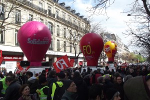 Профсоюзы Франции протестуют против принятия закона о госслужбе