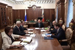 Путин: реальные доходы людей растут медленно