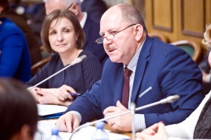 С глаз долой, из списков вон