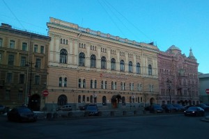 Минимальная зарплата в Санкт-Петербурге составит 19 тысяч рублей