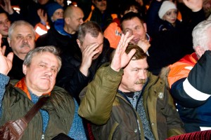 Коллектив голосует “за”