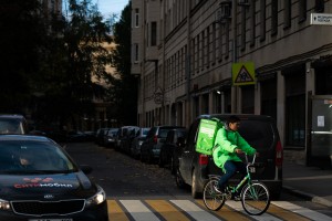 40% компаний, где работают иностранные граждане, заявили об оттоке кадров