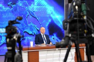 Глава государства призвал повысить зарплаты всем работающим россиянам