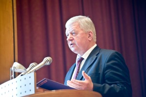 Глава ФНПР поздравил женщин с Международным женским днем