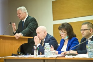 Разрыв в доходах богатых и бедных в России растет