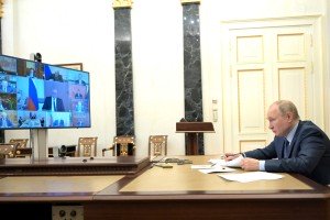 Названы размеры доходов президента Путина, чиновников и депутатов