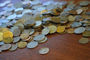 Власти рассчитывают остановить падение доходов россиян в течение года