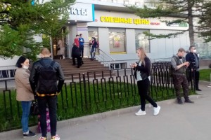 Россияне экономят на развлечениях, одежде, кафе и отпусках