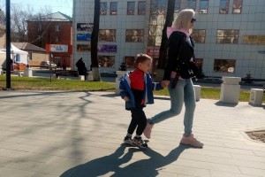 Экономист: выплаты на школьников должны стать ежегодными