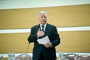 ФНПР предлагает соцпартнерам обсудить объединение соцфондов