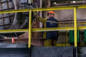 Содержать до решения суда