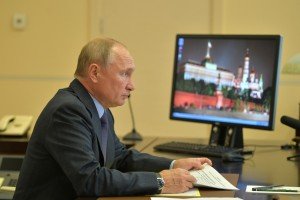 Путин продлил заморозку накопительной части пенсии