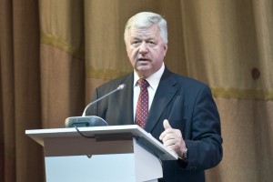 Глава ФНПР Михаил Шмаков оценил предложение о дополнительном выходном