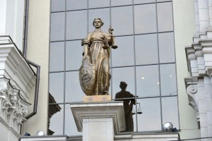 Охранник получил по суду больше, чем ему обещал не заплативший работодатель