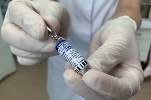 Минздрав предложил переложить выравнивание оплаты труда медиков на регионы