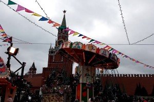 Большинство россиян высказались за проведение праздничных новогодних мероприятий