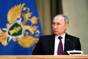 Путин призвал прокуратуру держать под контролем защиту трудовых и социальных прав