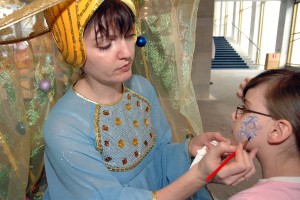 Краской по лицу