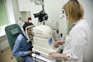 Минздрав намерен расширить список получателей спецвыплат