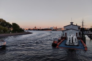 С туристов в Санкт-Петербурге будут взимать по 100 рублей в день