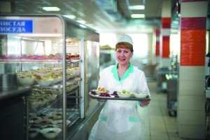 Сотрудникам КМЗ им. Зверева частично компенсируют затраты на питание в заводских столовых