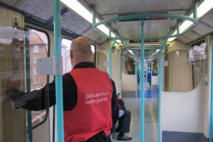 Британские железнодорожники парализовали движение